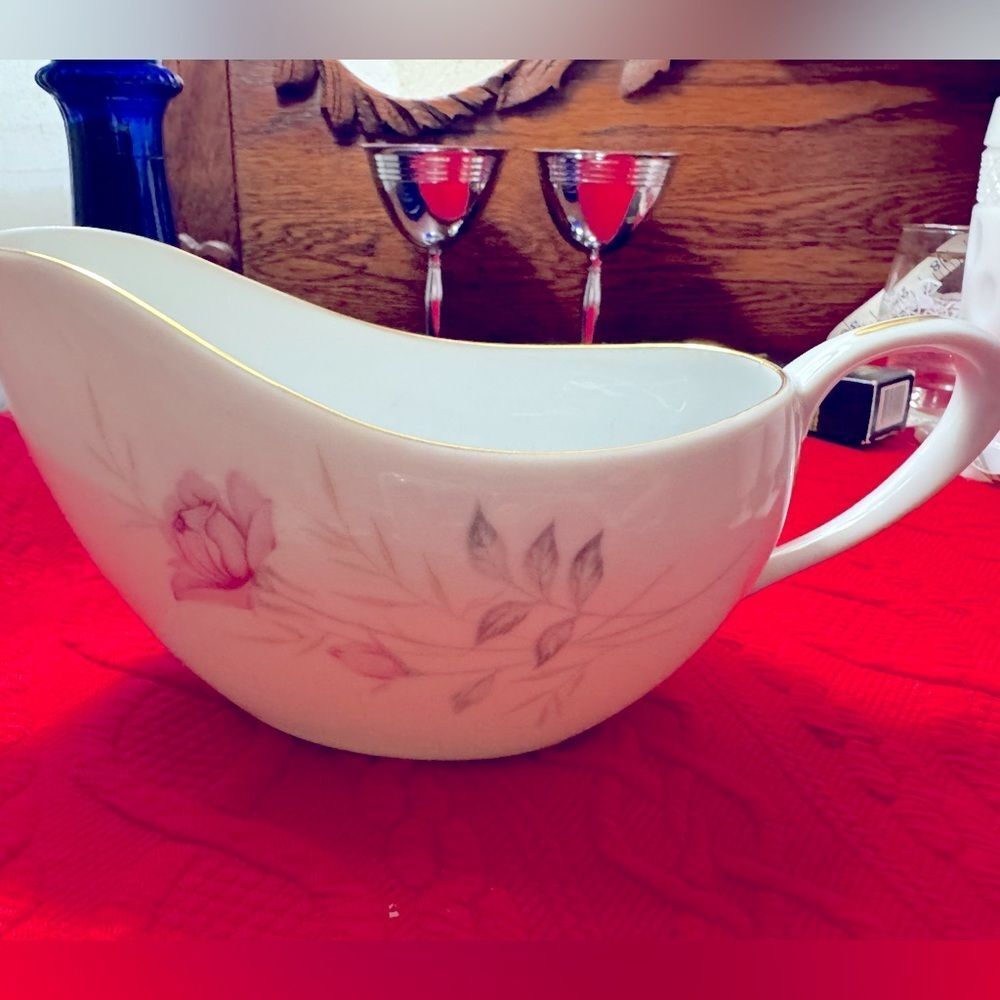 Vintage Camelot American Rose china Gravy Boat stamped 1955, Japan